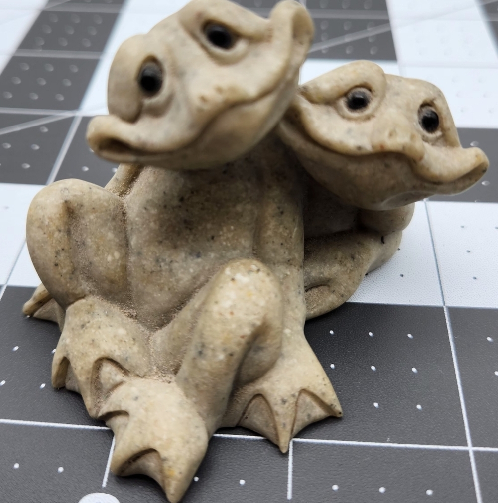 Vtg 2000 Quarry Critters Second Nature Designs Fric & Frac Frogs Stone Figurine